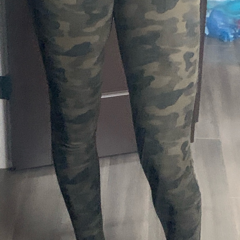 Camo pants - Picture 2 of 3
